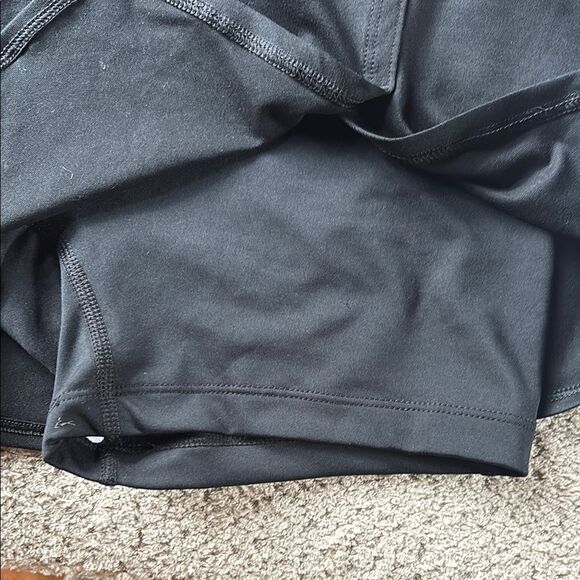 Nike Black and White Skorts Set - Picture 5 of 13